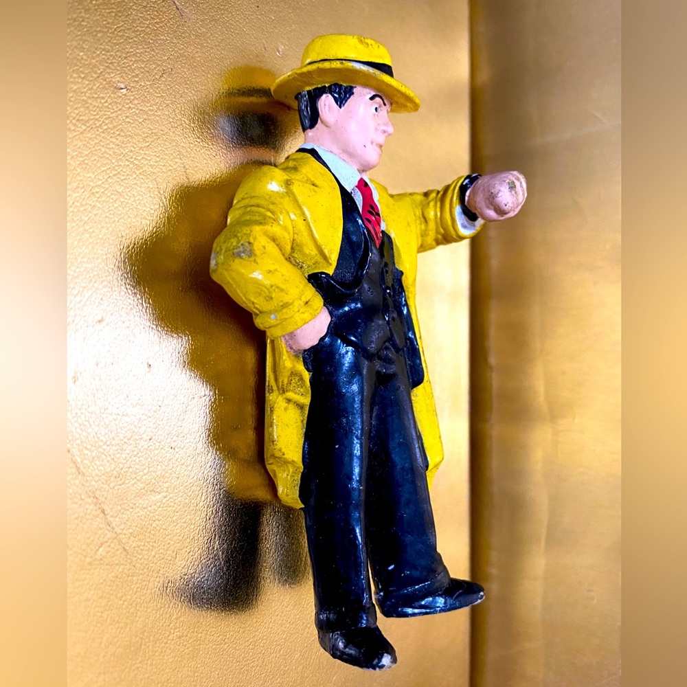 DICK TRACY VINTAGE COLLECTIBLE 1998 METAL TOTE LUNCHBOX & 199O APPLAUSE FIGURE - Picture 9 of 15